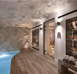 5 bedroom villa with indoor and outdoor pool in Chania town, sleeps 10